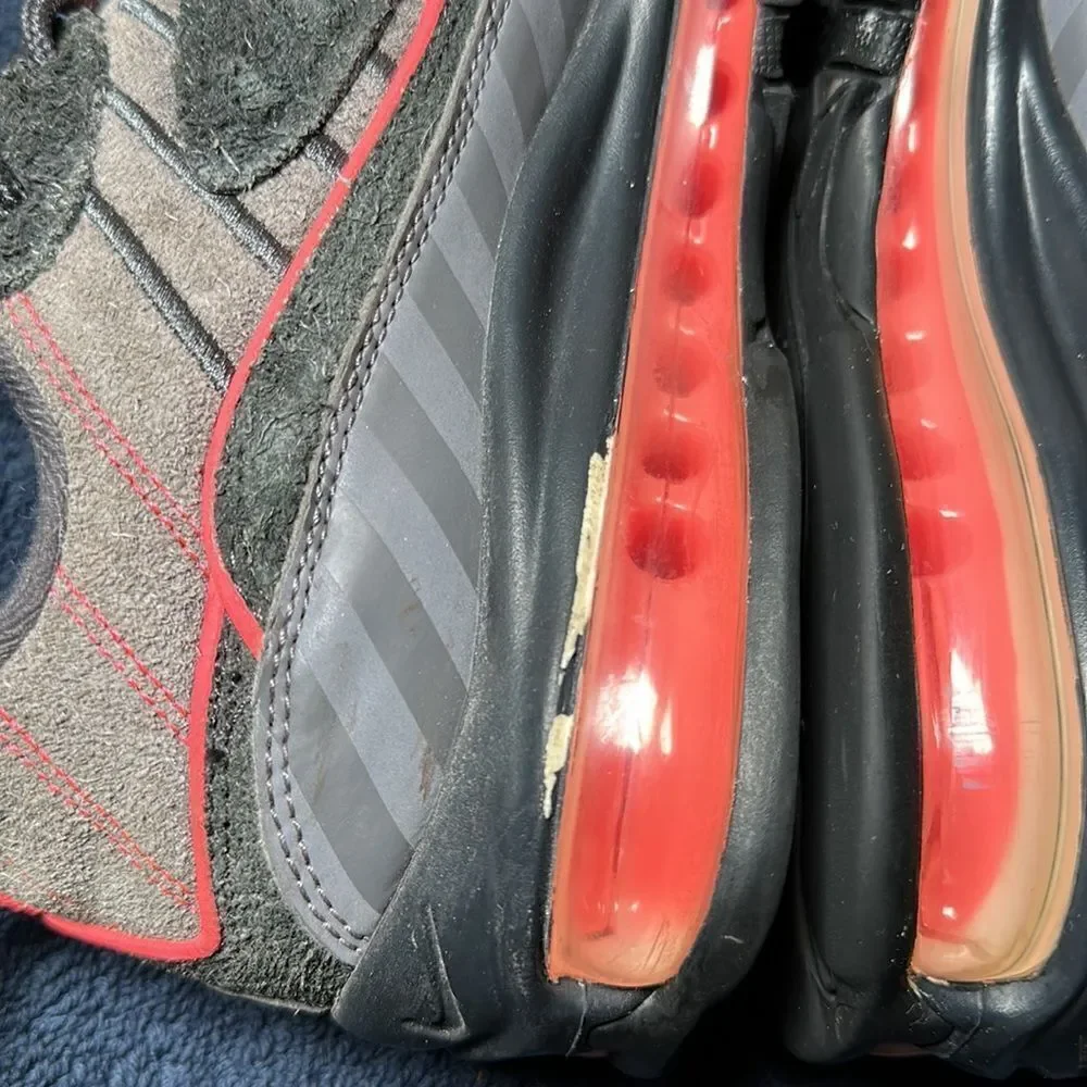 Nike slight damage